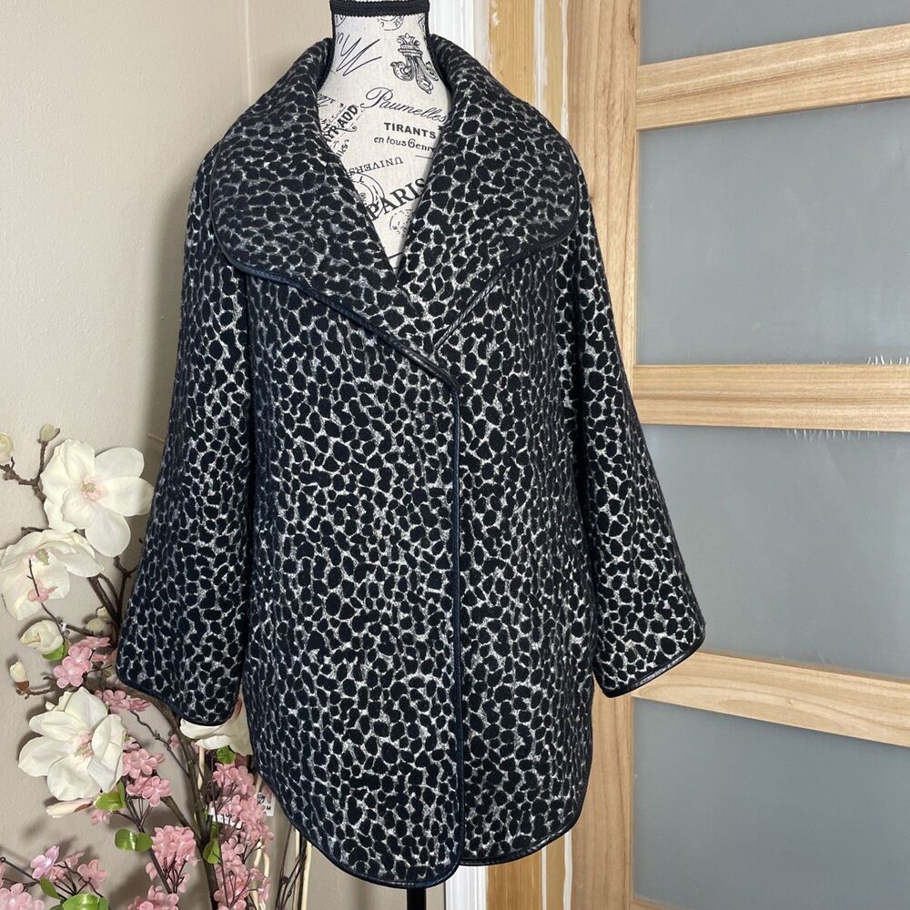 Chico's Animal Print Coat Size 2 Women's 3/4 Sleeve Double Breasted Jacket